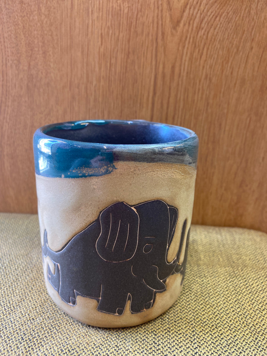 Pueblo Mara Mug in lead free stoneware pottery.16oz; 510E6 – Del Sol  Tularosa