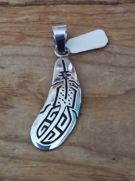 Navajo Handcrafted Sterling Silver Pendant; PD2008
