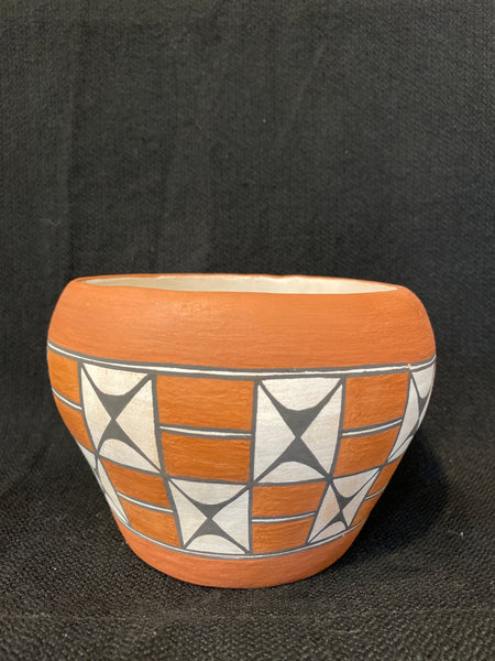 Authentic Laguna Pottery; LP2-A1; 3.75”H x 5.5”W; She-wa•na
